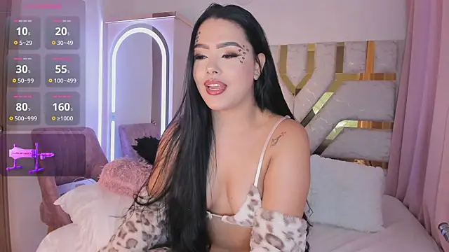 Snapshot of sophy_champagne chatting on 27, 10, 2025 sophy champagne online show from 27, 10, 2025