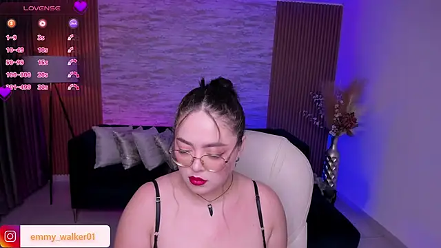 emmy walker online show from 15, 12, 2025