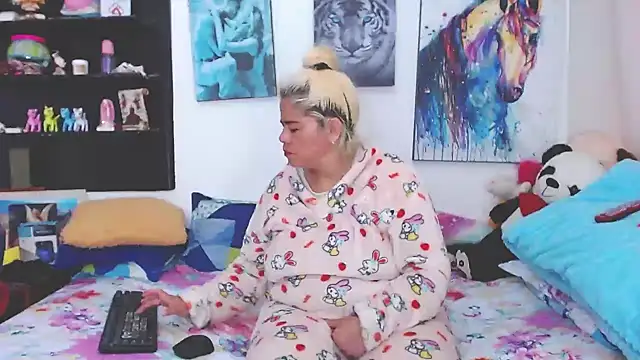 estrellita fugaz16x online show from 9, 2, 2025