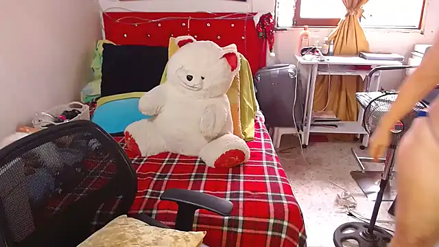 lucy belle bm online show from 16, 3, 2025