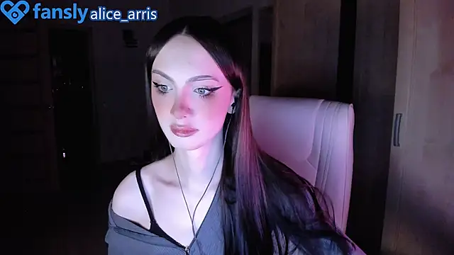 Alice  Aris online show from 4, 11, 2025