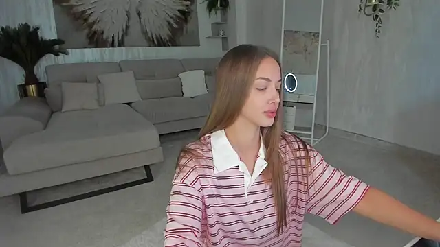 TiffanyHouston  online show from 18, 6, 2026
