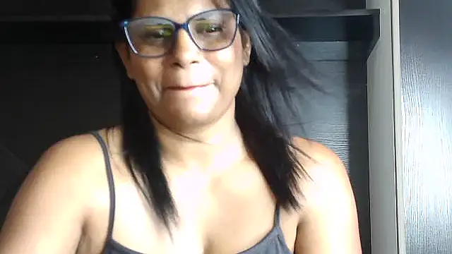 Snapshot of sunshinelady_ chatting on 21, 11, 2025 sunshinelady online show from 21, 11, 2025