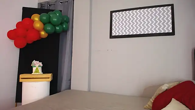 Snapshot of loveyouzahara2020 chatting on 19, 12, 2025 loveyouzahara2020 online show from 19, 12, 2025