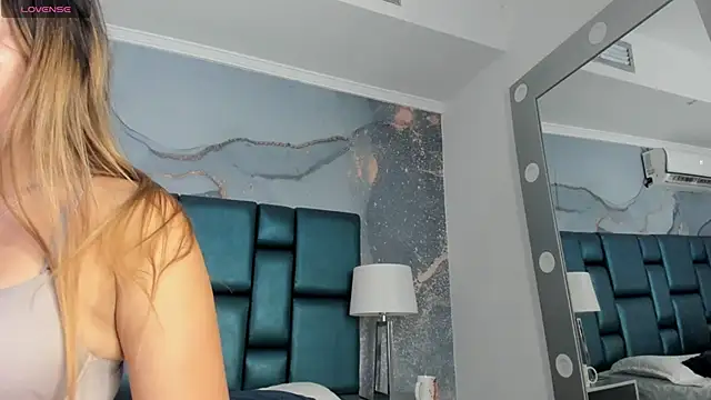 Snapshot of Vivi_prinncess chatting on 18, 9, 2025 Vivi prinncess online show from 18, 9, 2025