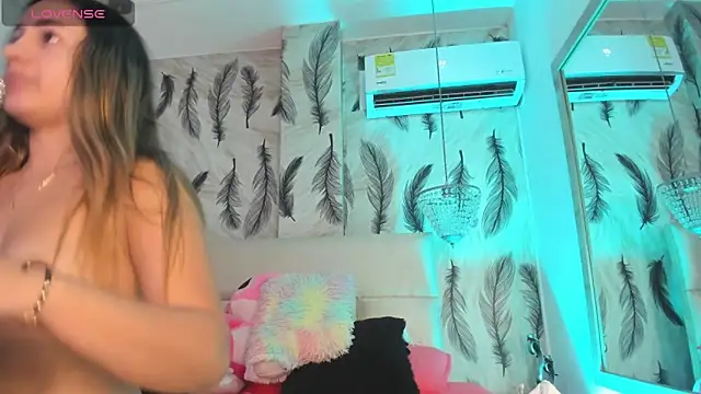 Snapshot of Vivi_prinncess chatting on 29, 9, 2025 Vivi prinncess online show from 29, 9, 2025