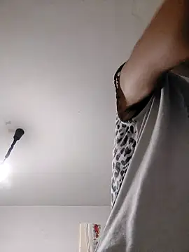 Snapshot of JoLeNe27 chatting on 7, 10, 2025 JoLeNe27 online show from 7, 10, 2025