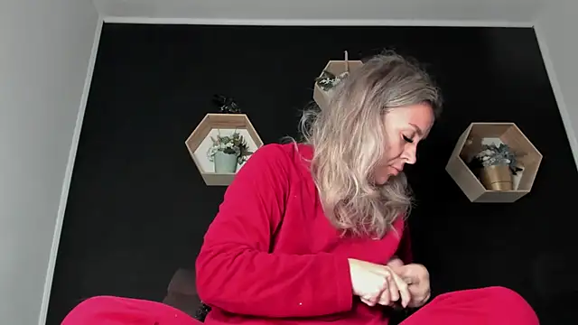 Snapshot of Alesys69 chatting on 21, 11, 2025 Alesys69 online show from 21, 11, 2025