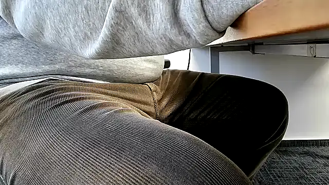 Snapshot of 69bezfleku chatting on 4, 12, 2024 69bezfleku online show from 4, 12, 2024