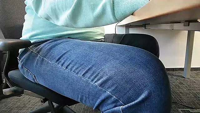 Snapshot of 69bezfleku chatting on 16, 12, 2024 69bezfleku online show from 16, 12, 2024