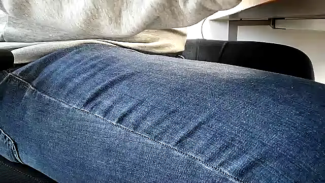 Snapshot of 69bezfleku chatting on 12, 2, 2025 69bezfleku online show from 12, 2, 2025