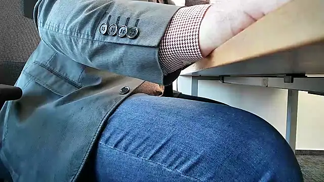 Snapshot of 69bezfleku chatting on 19, 2, 2025 69bezfleku online show from 19, 2, 2025