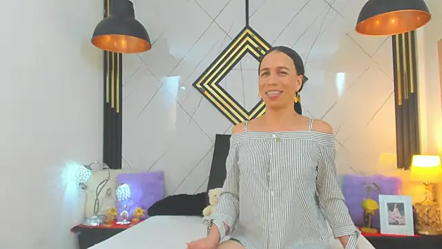 Snapshot of Leisygirl chatting on 7, 3, 2025 Leisygirl online show from 7, 3, 2025