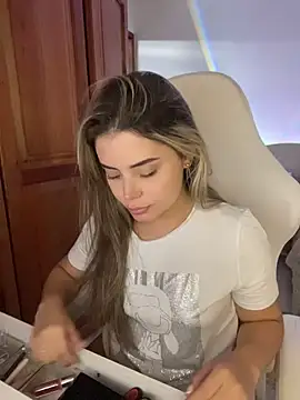 Snapshot of Miss_valeriaa chatting on 18, 7, 2026 Miss valeriaa online show from 18, 7, 2026