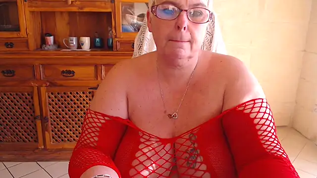 Snapshot of MISS_LINDAH chatting on 4, 2, 2025 MISS LINDAH online show from 4, 2, 2025