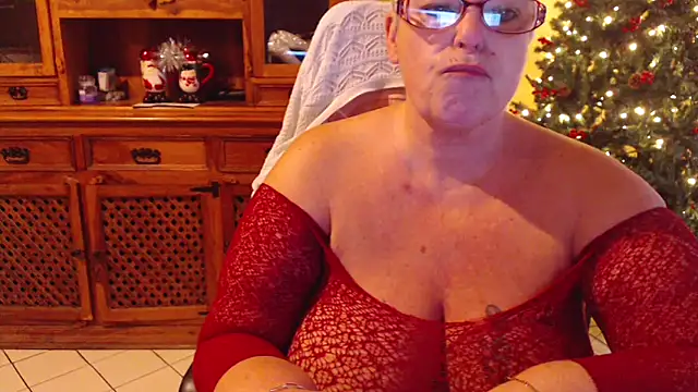 Snapshot of MISS_LINDAH chatting on 3, 12, 2025 MISS LINDAH online show from 3, 12, 2025