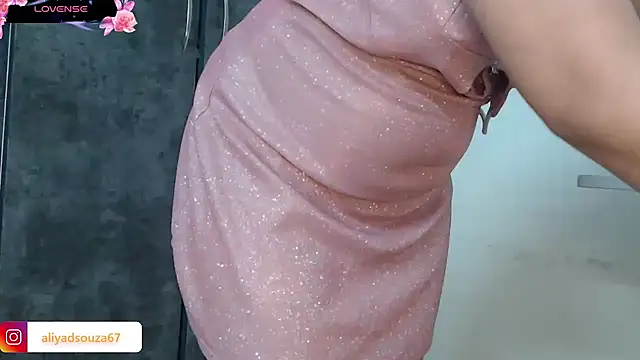 Snapshot of aliyadsouza chatting on 28, 12, 2024 aliyadsouza online show from 28, 12, 2024