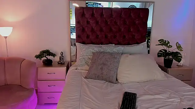 pamela reyes  online show from 24, 2, 2025