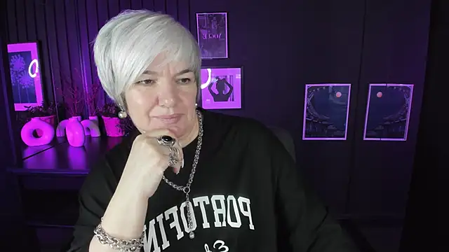 Snapshot of CarmenSoft chatting on 7, 11, 2025 CarmenSoft online show from 7, 11, 2025