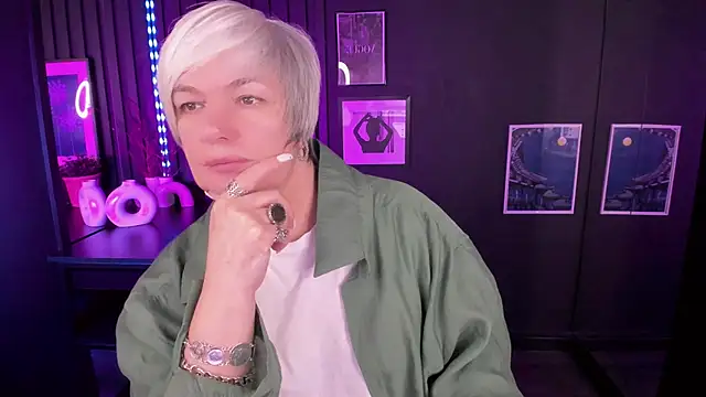 Snapshot of CarmenSoft chatting on 21, 11, 2025 CarmenSoft online show from 21, 11, 2025