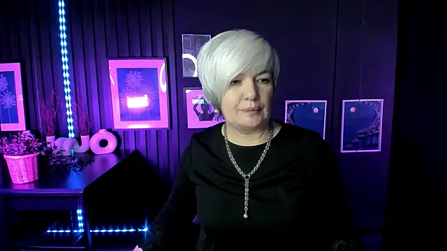 Snapshot of CarmenSoft chatting on 1, 12, 2025 CarmenSoft online show from 1, 12, 2025