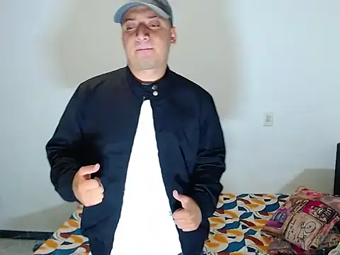 Snapshot of ares_sexxx chatting on 26, 12, 2024 ares sexxx online show from 26, 12, 2024