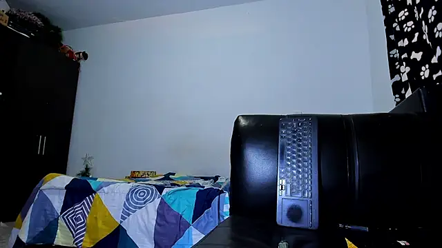 Snapshot of ares_sexxx chatting on 22, 11, 2025 ares sexxx online show from 22, 11, 2025