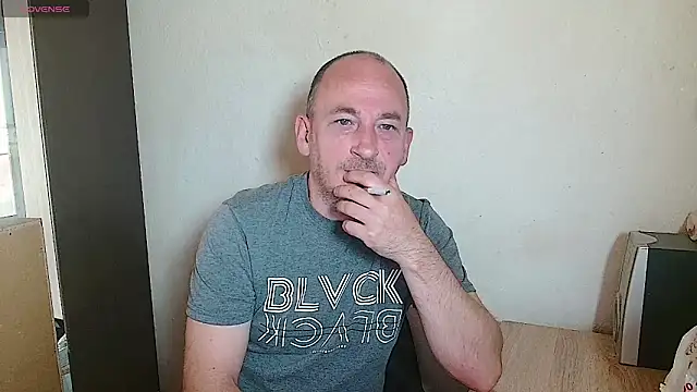 Snapshot of Johan___Barker chatting on 13, 4, 2026 Johan Barker online show from 13, 4, 2026