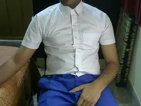 Snapshot of aloneboy1996 chatting on 7, 1, 2025 aloneboy1996 online show from 7, 1, 2025