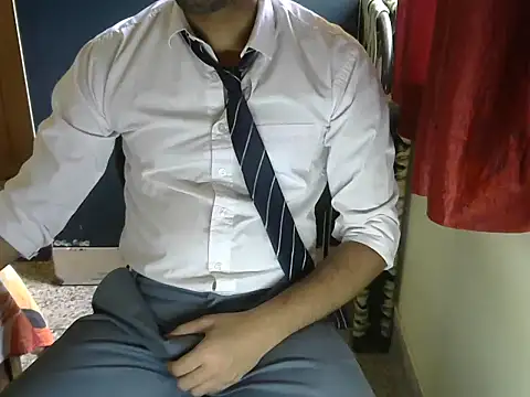 Snapshot of aloneboy1996 chatting on 11, 10, 2025 aloneboy1996 online show from 11, 10, 2025