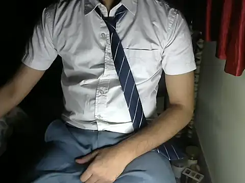 Snapshot of aloneboy1996 chatting on 18, 10, 2025 aloneboy1996 online show from 18, 10, 2025