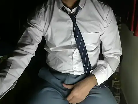 Snapshot of aloneboy1996 chatting on 18, 12, 2025 aloneboy1996 online show from 18, 12, 2025