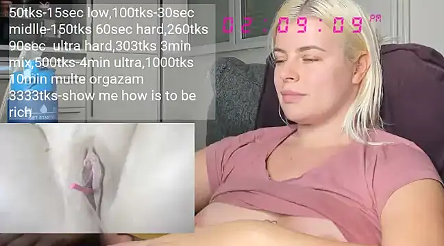 Snapshot of queenofthenighttt chatting on 26, 12, 2024 queenofthenighttt online show from 26, 12, 2024