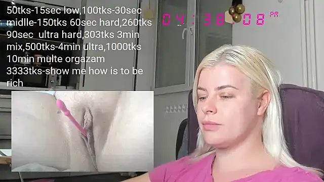 Snapshot of queenofthenighttt chatting on 1, 2, 2025 queenofthenighttt online show from 1, 2, 2025