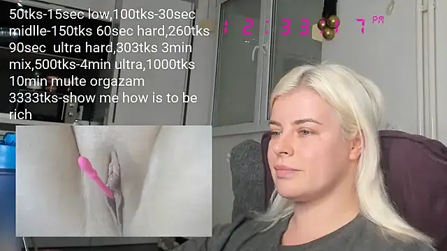 Snapshot of queenofthenighttt chatting on 5, 2, 2025 queenofthenighttt online show from 5, 2, 2025