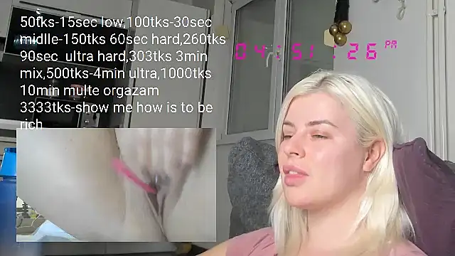 Snapshot of queenofthenighttt chatting on 6, 2, 2025 queenofthenighttt online show from 6, 2, 2025