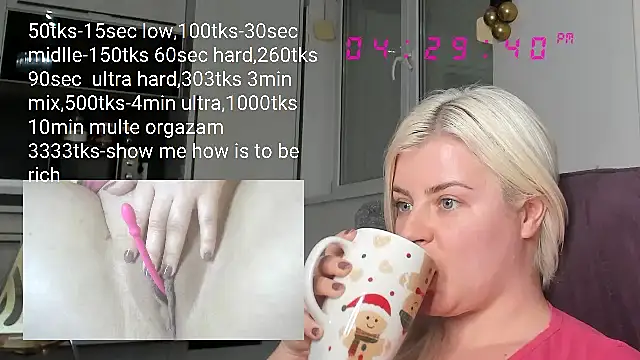 Snapshot of queenofthenighttt chatting on 8, 2, 2025 queenofthenighttt online show from 8, 2, 2025