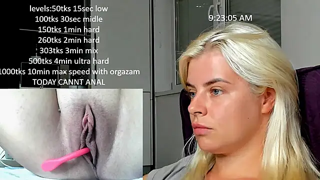 Snapshot of queenofthenighttt chatting on 19, 9, 2025 queenofthenighttt online show from 19, 9, 2025