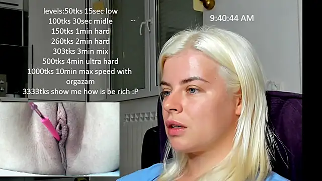 Snapshot of queenofthenighttt chatting on 13, 10, 2025 queenofthenighttt online show from 13, 10, 2025