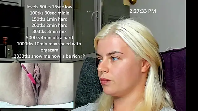 Snapshot of queenofthenighttt chatting on 14, 10, 2025 queenofthenighttt online show from 14, 10, 2025