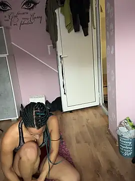 Snapshot of AaliyahHarris chatting on 2, 12, 2024 AaliyahHarris online show from 2, 12, 2024