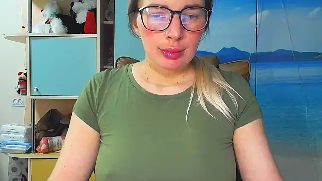 Snapshot of miaa_sunn chatting on 17, 11, 2025 miaa sunn online show from 17, 11, 2025