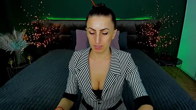 Rebecca Diamond online show from 18, 3, 2025