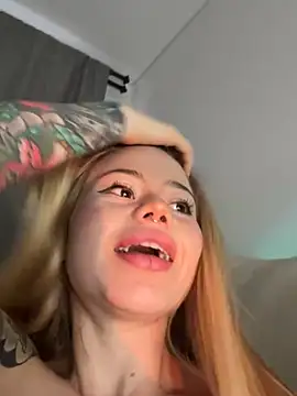 curchez  online show from 31, 1, 2025