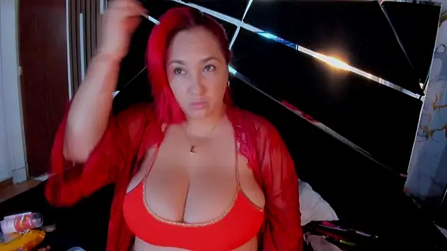 Snapshot of Eva_MilfF chatting on 20, 12, 2025 Eva MilfF online show from 20, 12, 2025