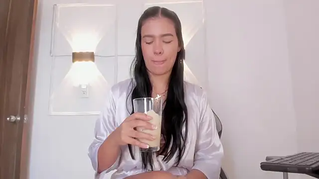 Hanna Risso online show from 21, 3, 2026