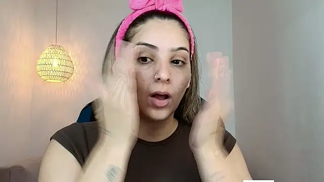 YummyAnna  online show from 18, 6, 2026