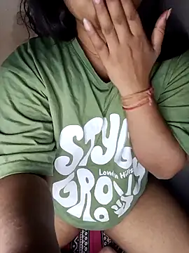 Snapshot of Sweet-Berry chatting on 6, 2, 2025 Sweet-Berry online show from 6, 2, 2025