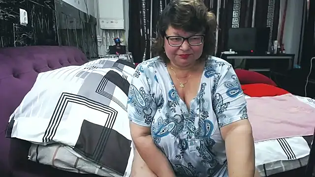 Snapshot of SweetMommaX chatting on 9, 6, 2026 SweetMommaX online show from 9, 6, 2026