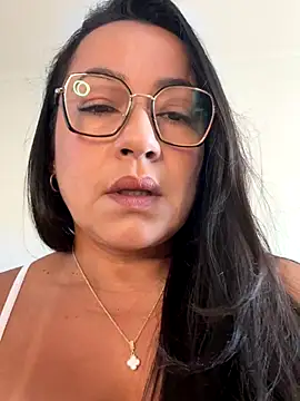 lucy luu  online show from 11, 9, 2025